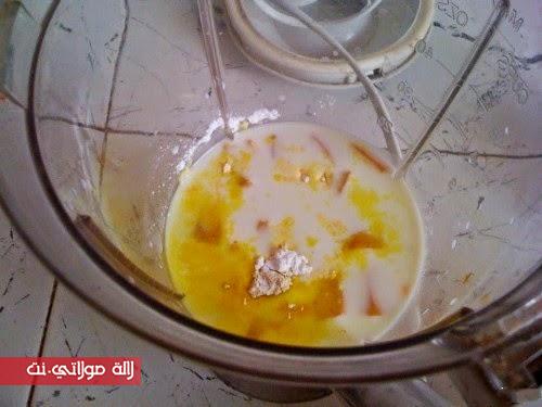 طورطة بفلان باردة بثلاث طبقات من الذ مايكون